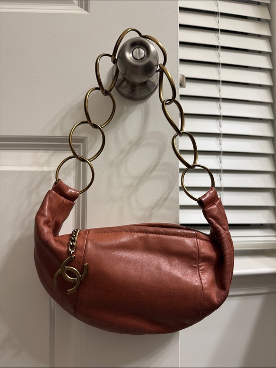 CHANEL Handbags - Chanel Vintage Chain-Handle Crescent Shoulder Bag in Mauvey Pink